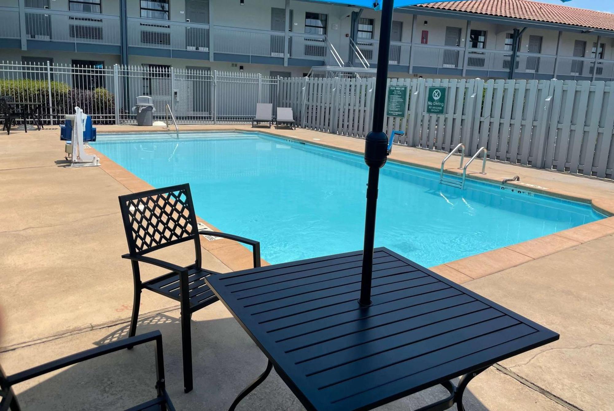 Travelodge By Wyndham Tuscaloosa Exterior foto