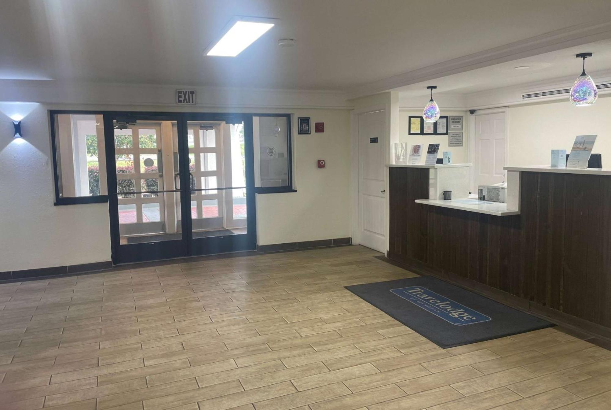 Travelodge By Wyndham Tuscaloosa Exterior foto